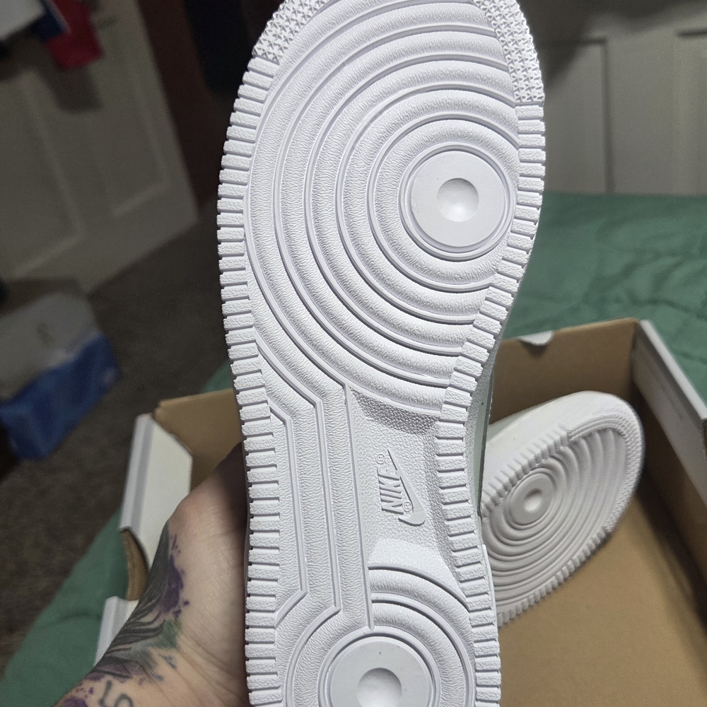 Nike Air Force 1 Low - Pale Mint and White - Picture 3 of 4
